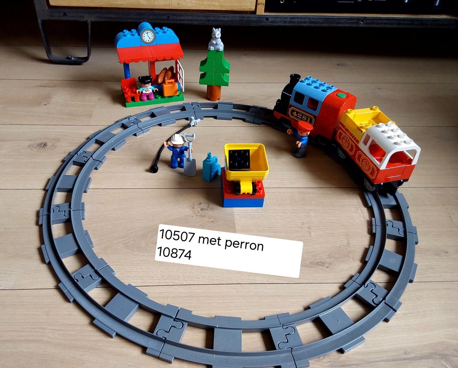 LEGO Duplo Treinset met Station en Perron (10507, 10874), Kinderen en Baby's, Speelgoed | Duplo en Lego, Ophalen of Verzenden