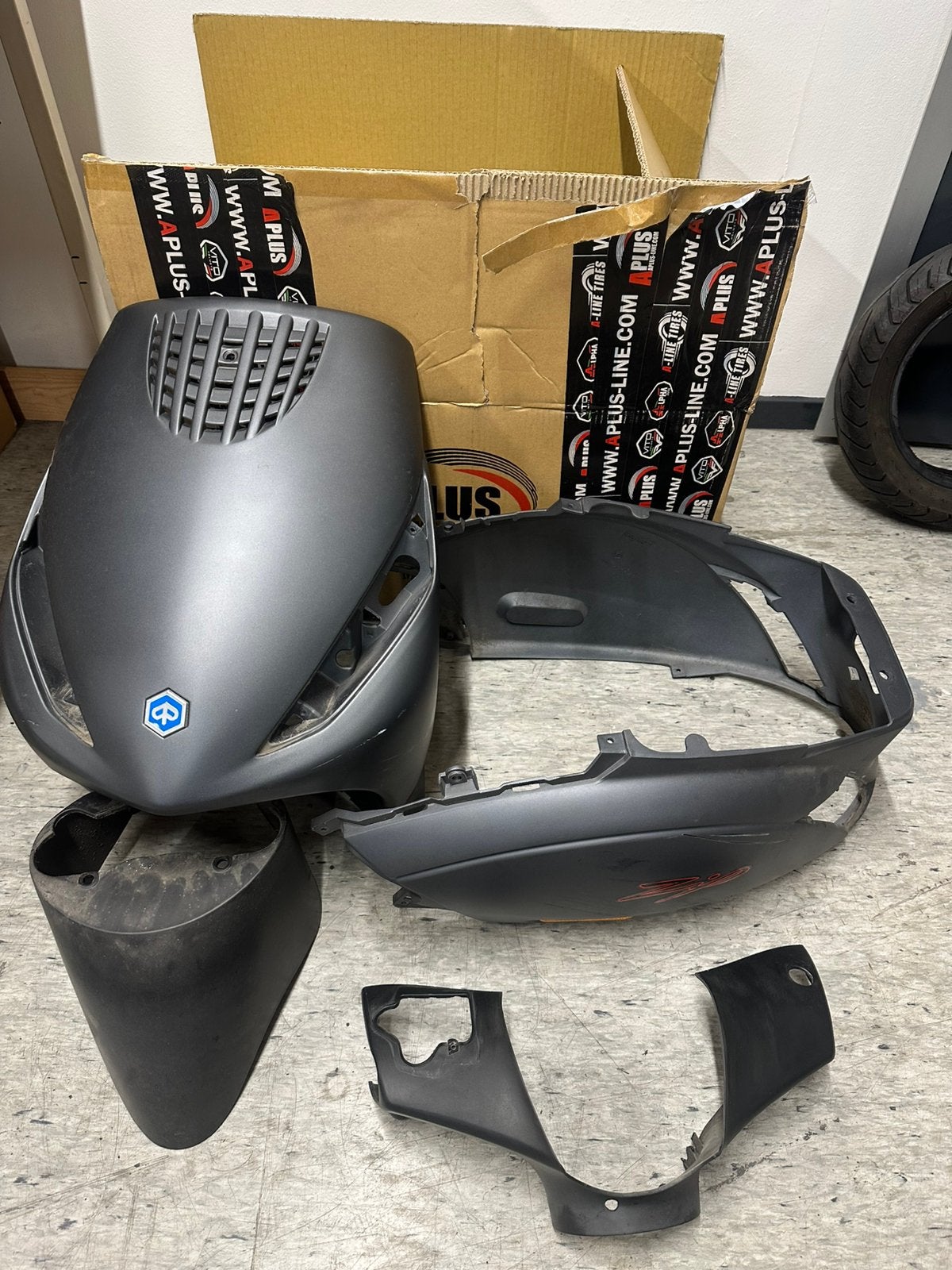 Originele kappenset piaggio zip mat grijs, Ophalen of Verzenden, Gebruikt, Kap, Piaggio