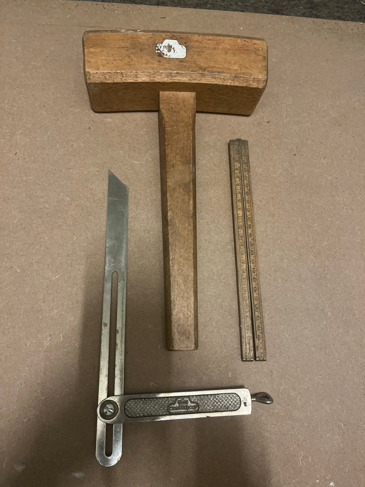 Vintage houten hamer, zwaaihaak en duimstok, Ophalen of Verzenden, Gebruikt, Hamer, Nooitgedacht
