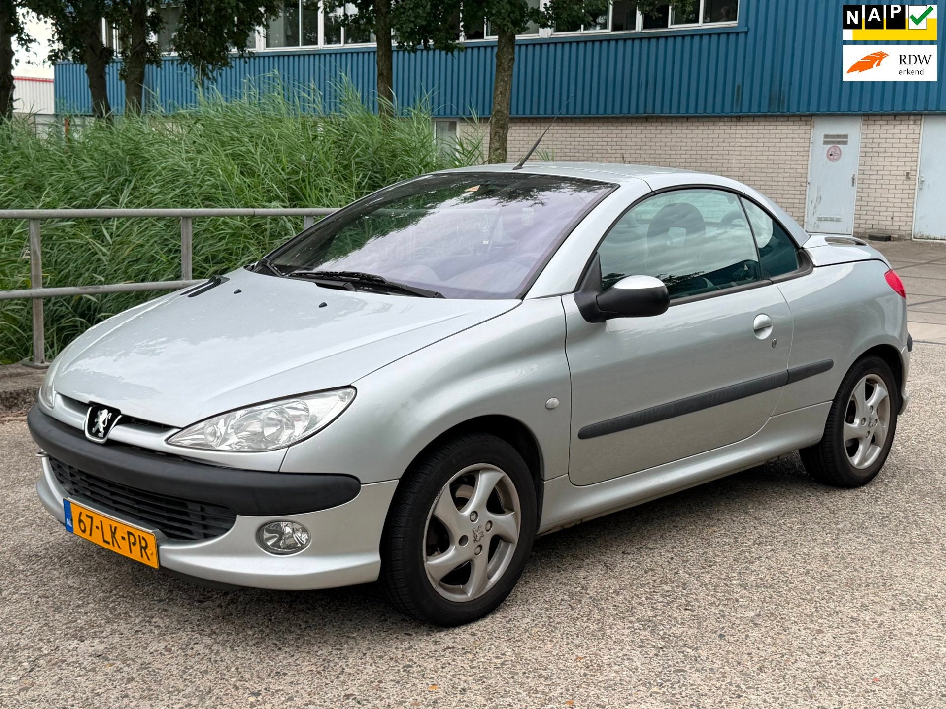 Peugeot 206 CC 1.6-16V Cabrio Airco! 95.000 KM NAP! 1 jaar A, Auto's, Voorwielaandrijving, Elektrische ramen, Gebruikt, 4 cilinders