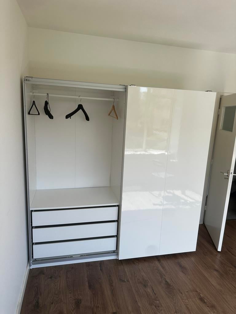 Witte kledingkast met schuifdeuren en lades, Huis en Inrichting, Kasten | Kledingkasten, Kunststof, Ophalen of Verzenden, Zo goed als nieuw