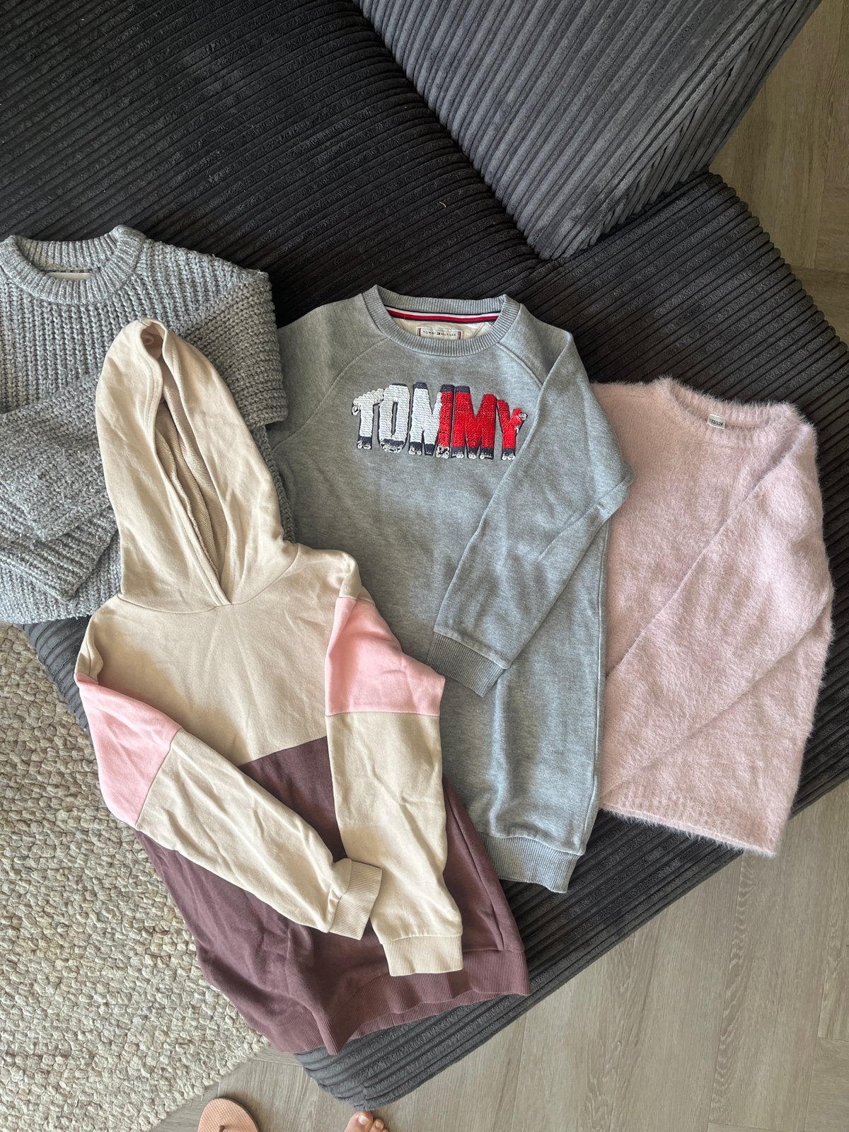 Diverse truien en hoodies - maat 128, Ophalen of Verzenden, Gebruikt, Meisje, Trui of Vest