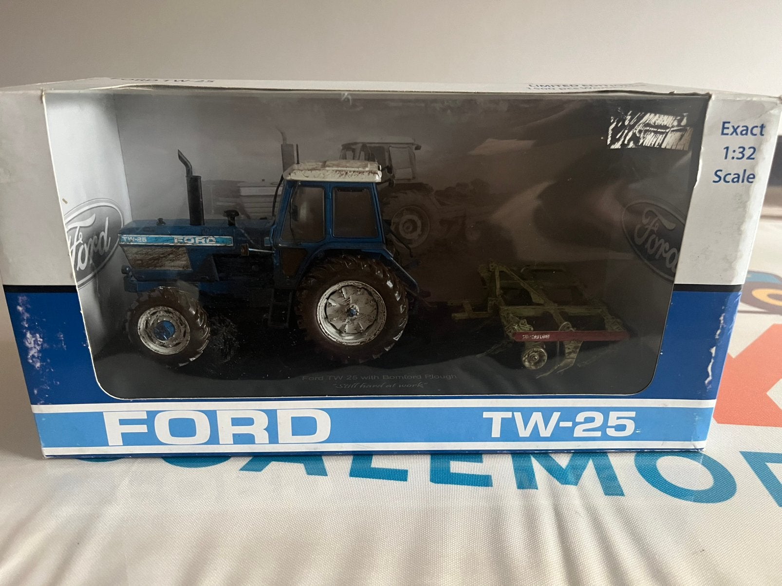 Ford TW-25 tractor met Bomford cultivator UH Nieuw 7118, Ophalen of Verzenden, Nieuw, Tractor of Landbouw, Universal Hobbies