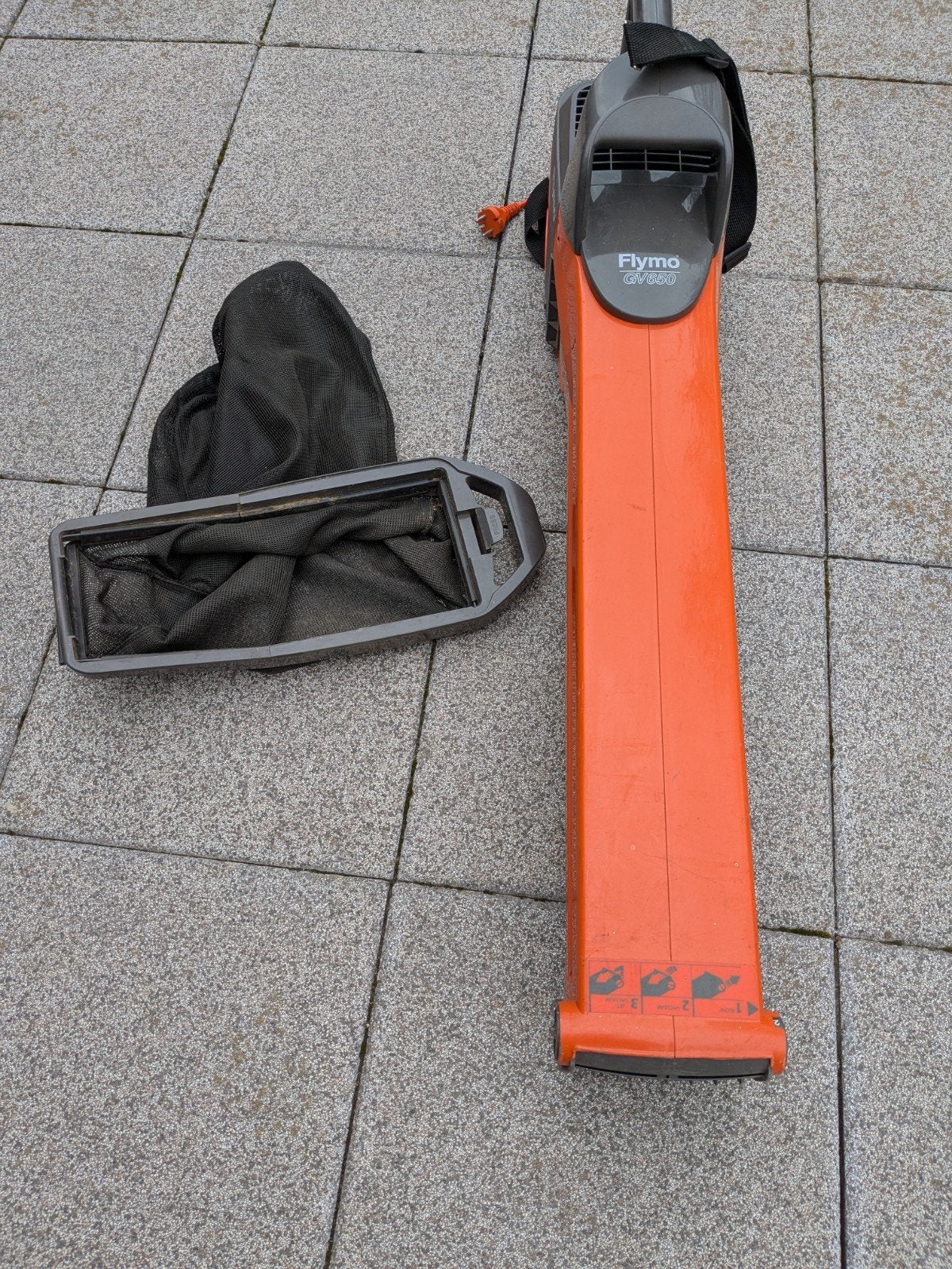 Flymo bladblazer/bladzuiger - zuigen en blazen, Tuin en Terras, Bladblazers, Gebruikt, Handgedragen, Elektrisch, Met opvangzak