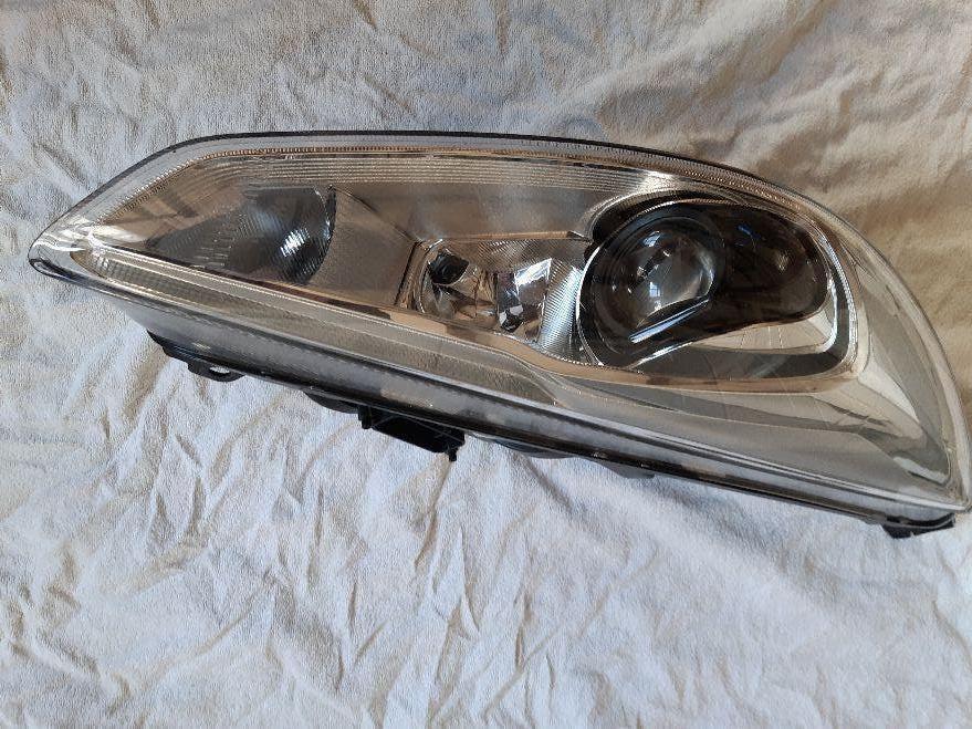Ford Focus koplamp rechts  XENON KOPLAMP vanaf 2014, Ophalen of Verzenden, Gebruikt, Ford