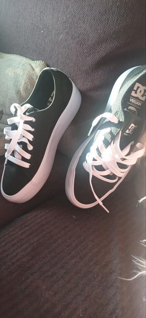 Nieuwe DC skate schoenen maat 39, Ophalen of Verzenden