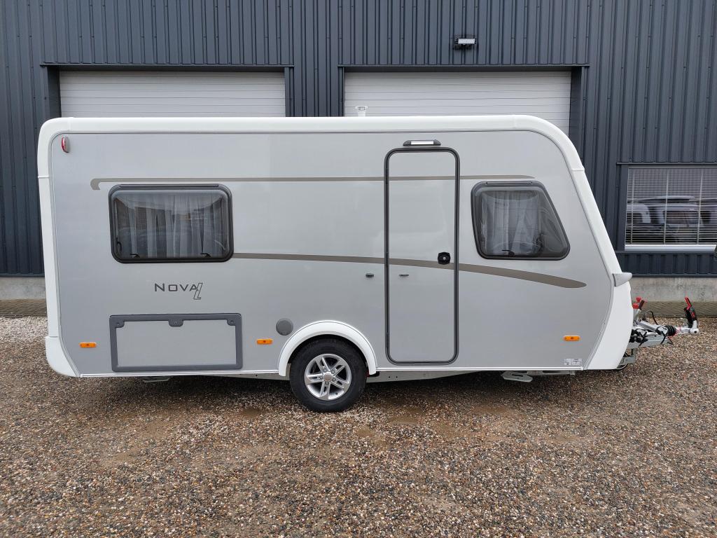 Eriba Nova Light 465, Caravans en Kamperen, Caravans, Standaardzit, Bedrijf, Tot en met 3, 4 tot 5 meter
