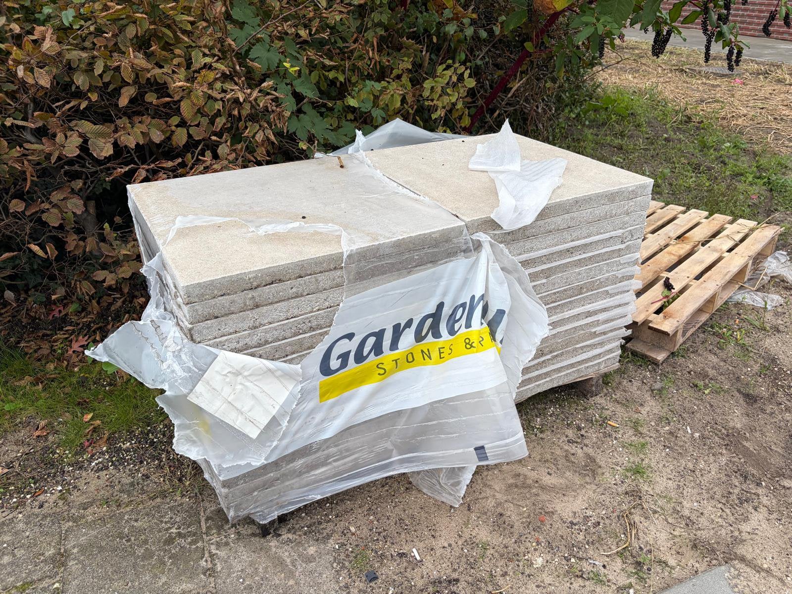 Tegels 60x60x4 (28 tegels), Ophalen of Verzenden, Zo goed als nieuw, Bakstenen