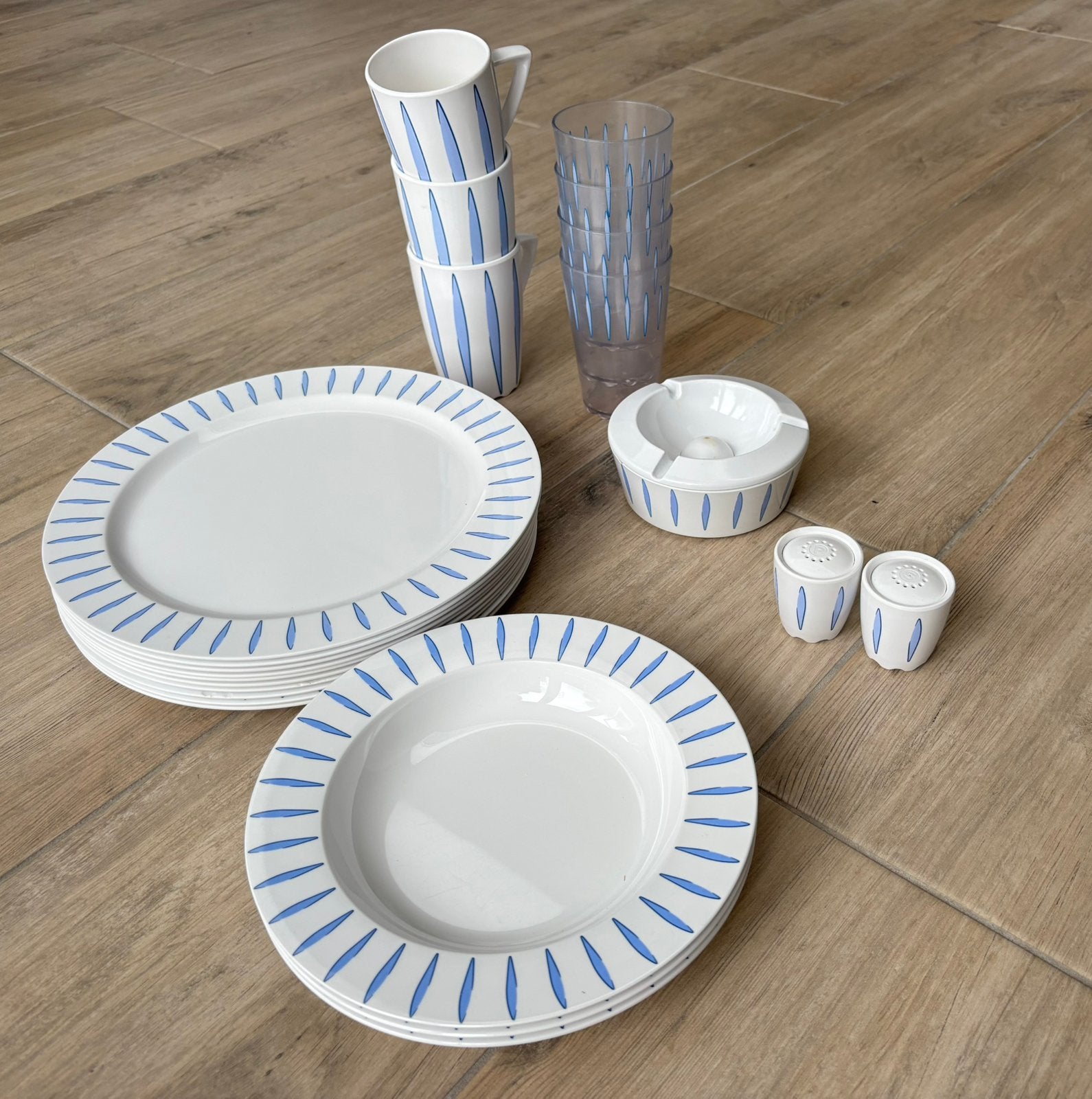 Mepal servies lavendel, Gebruikt, Keramiek, Ophalen of Verzenden, Modern