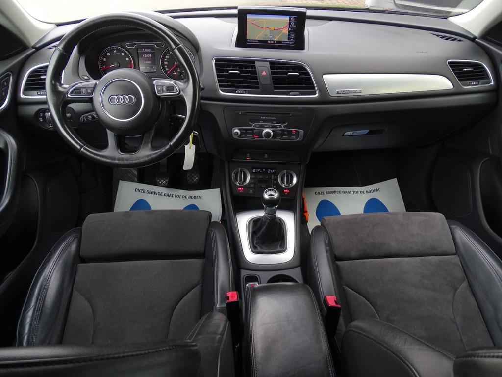 Audi Q3 2.0 TFSI QUATTRO - XENON - CRUISE / CLIMATE CONTR -, Auto's, Audi, Euro 5, Zwart, 4 cilinders, 1984 cc