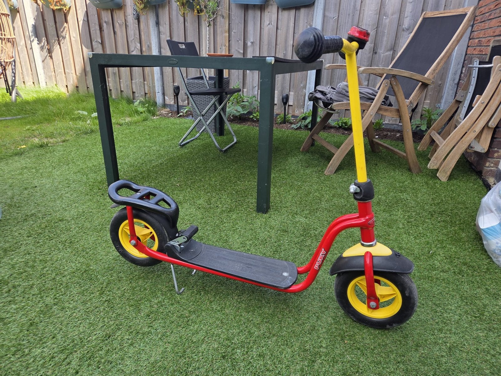 Stoere rode-gele Puky step, Ophalen, Gebruikt, Gewone step