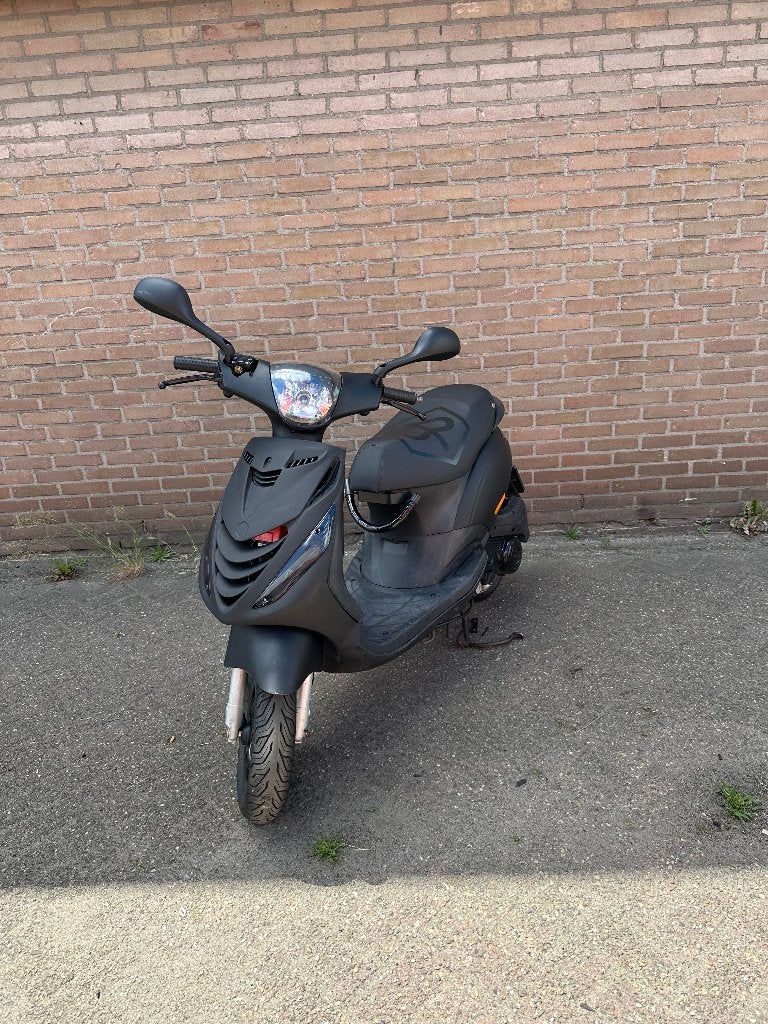 scooter, Piaggio, Ophalen of Verzenden, Zo goed als nieuw, Benzine