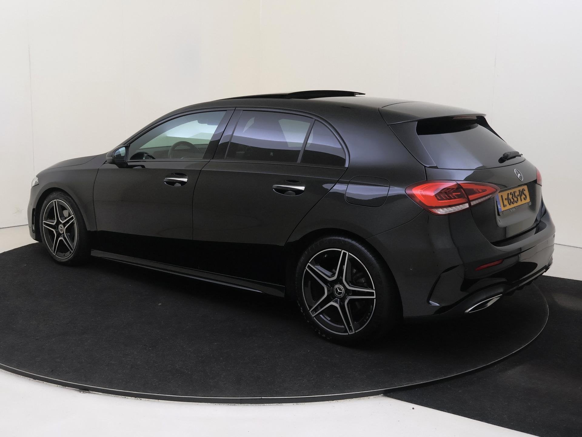 Mercedes-Benz A-klasse 180 Business Solution AMG / Panaromad, 136 pk, Gebruikt, 4 cilinders, Leder en Stof