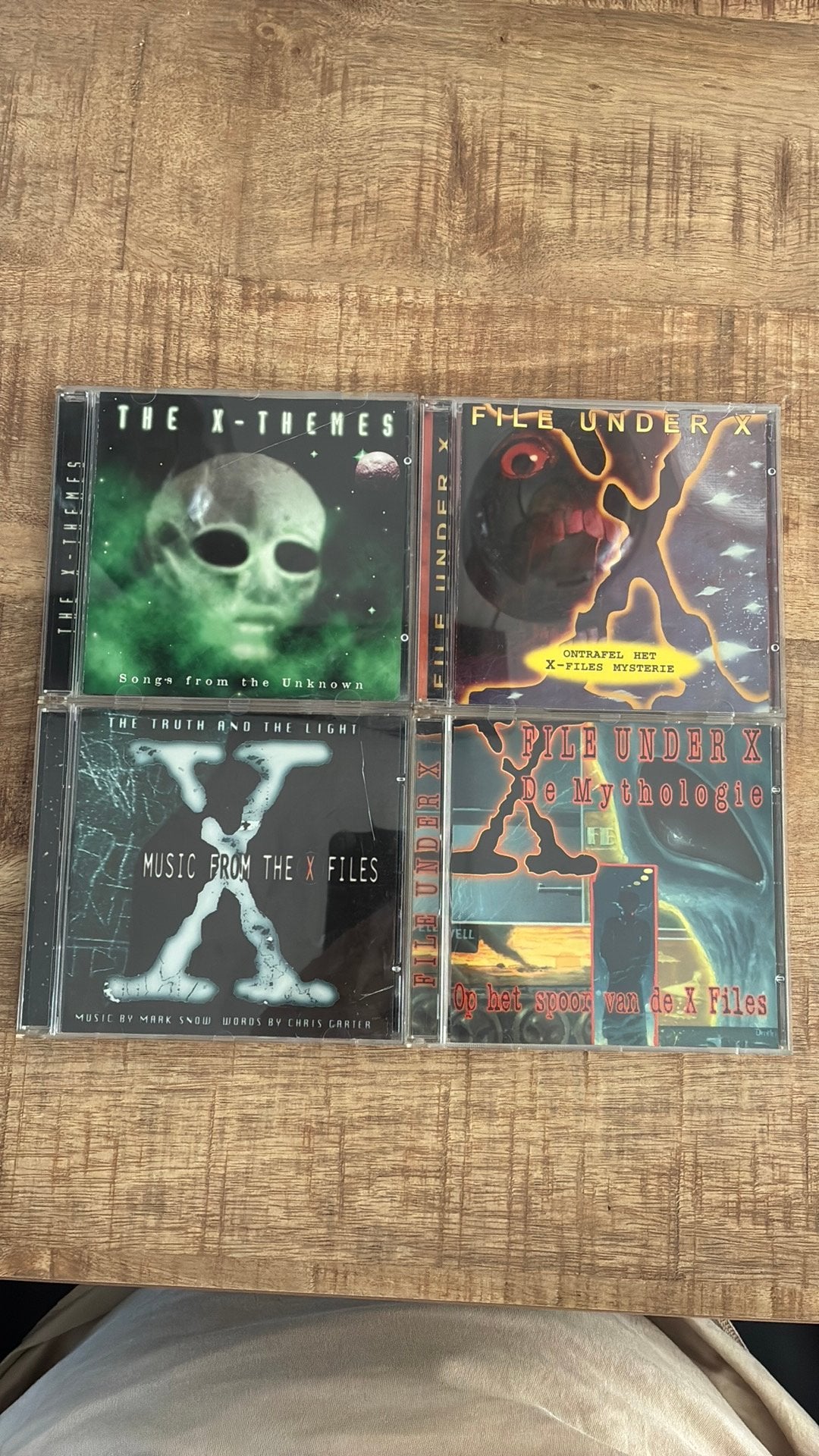 4 cds / cd-roms rondom de tv serie x-files, Ophalen of Verzenden, Zo goed als nieuw