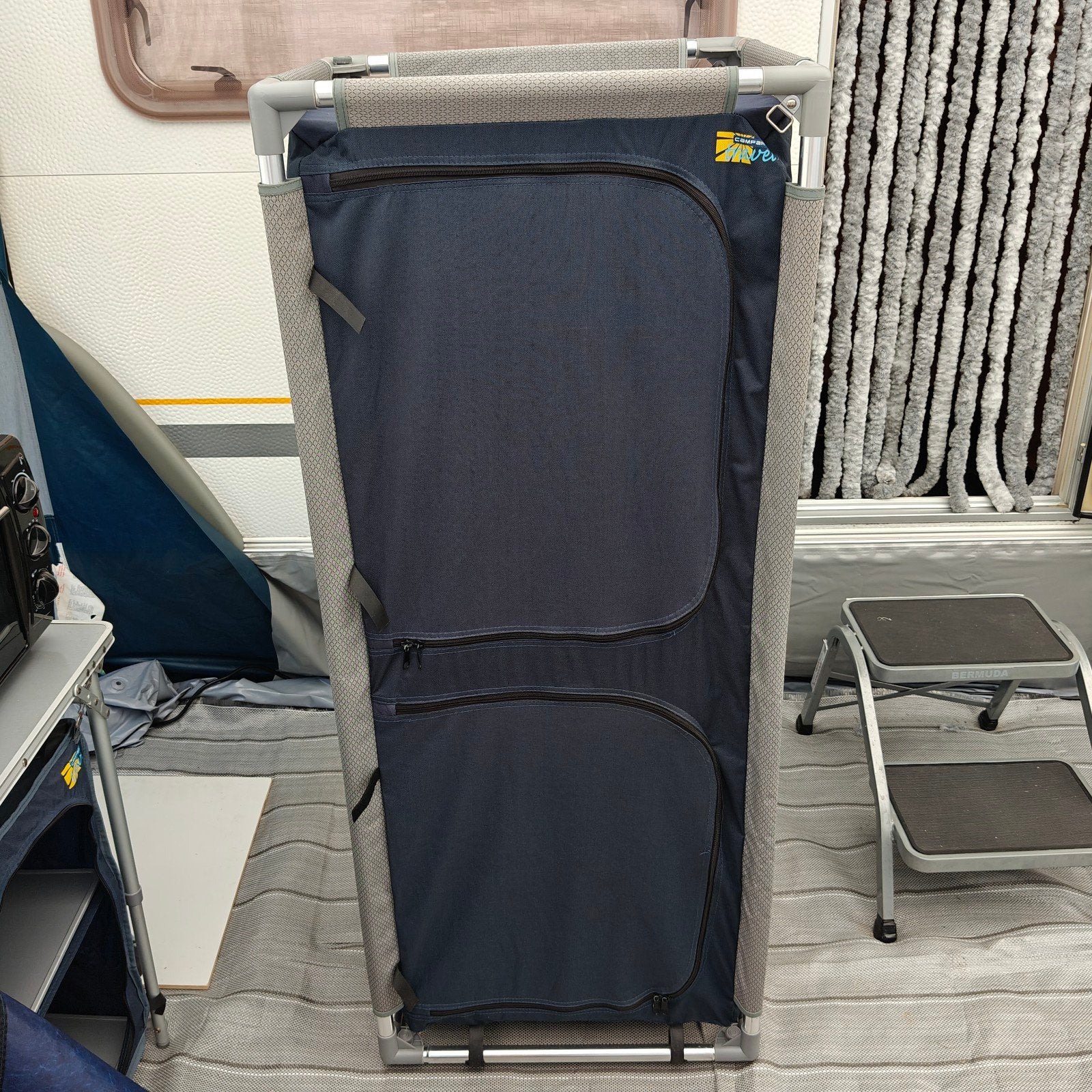 Hoge campingkast met planken Campart travel, Ophalen of Verzenden, Zo goed als nieuw