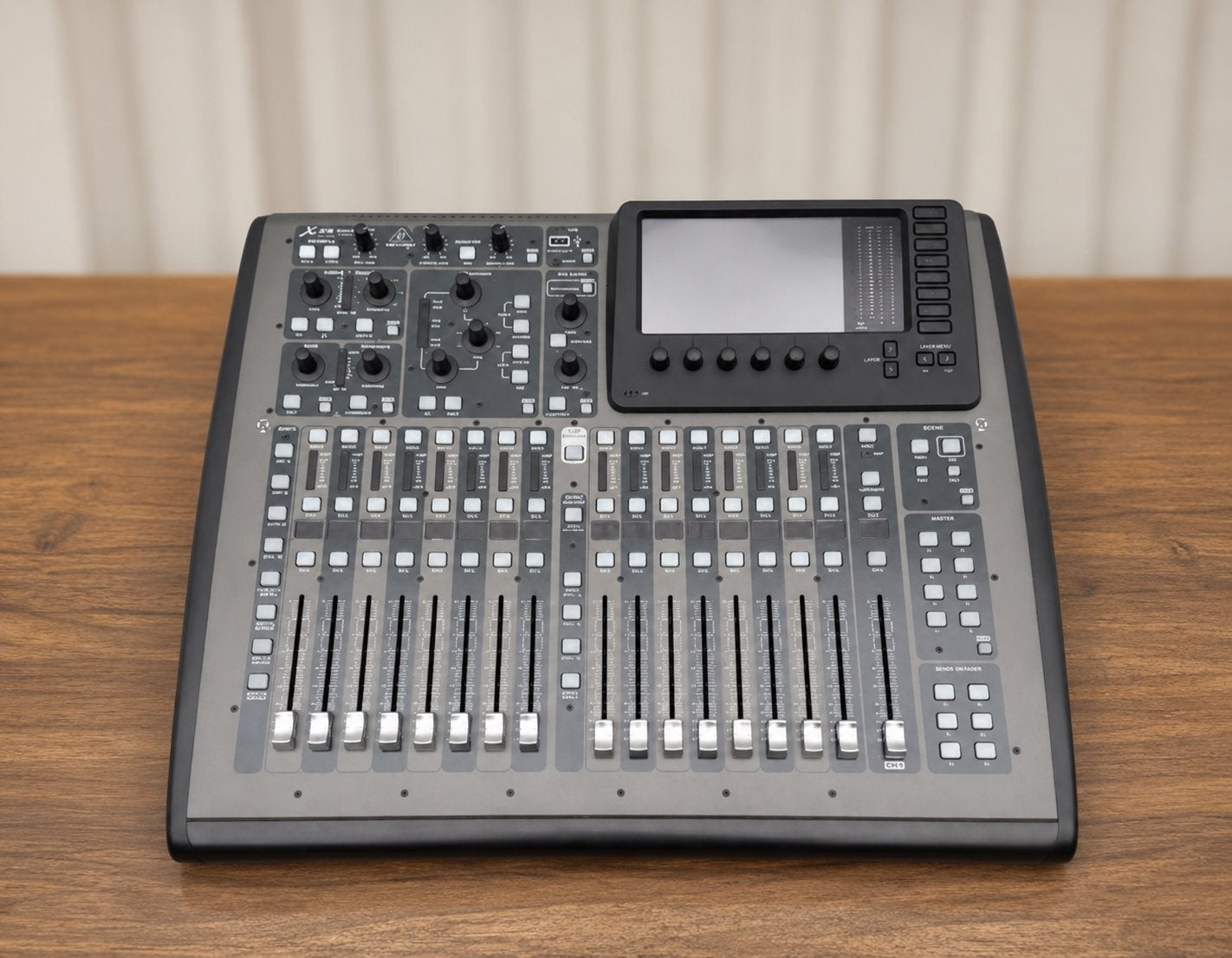 Behringer X32 compact inclusief Thon Flightcase, Ophalen, Zo goed als nieuw, 20 kanalen of meer, Microfooningang