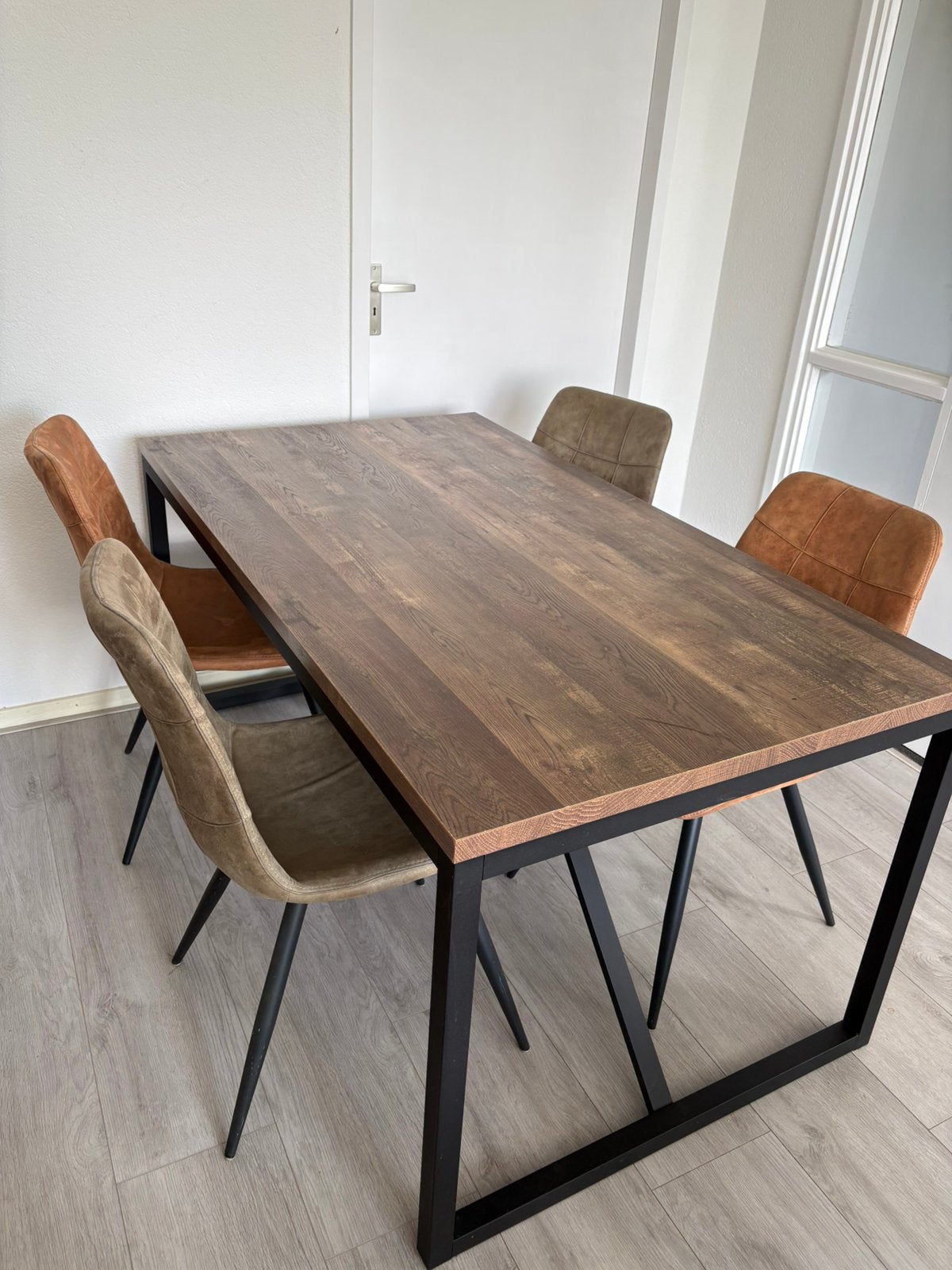 Eettafel + 4 stoelen, Huis en Inrichting, Complete eetkamers, Zo goed als nieuw, 4 tot 6 stoelen, Ophalen