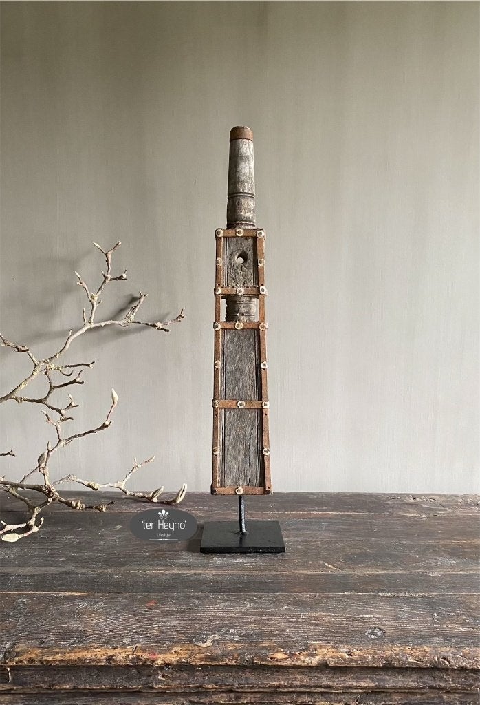 Oud houten ornament op standaard hout stoer sober landelijk, Ophalen of Verzenden, Nieuw, Hout