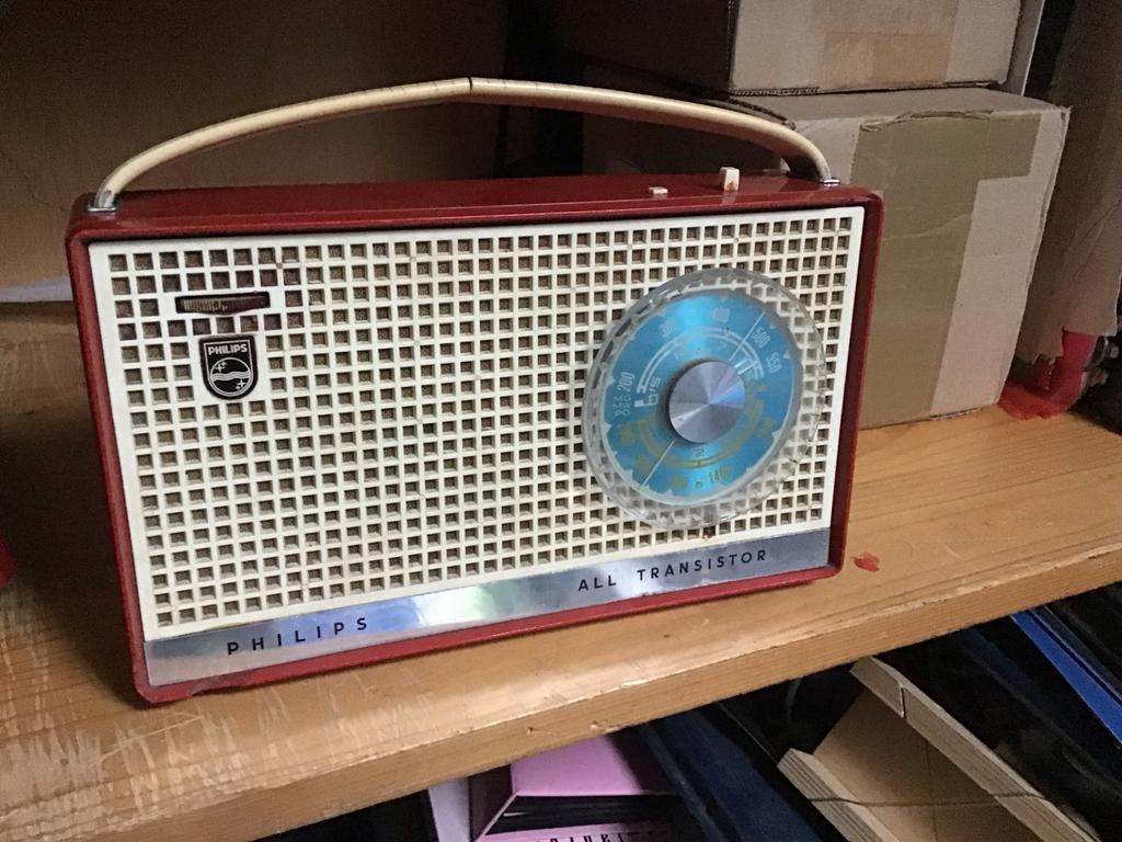 Vintage Philips All Transistor Radio - Rood/Wit, Ophalen, Gebruikt, Transistorradio