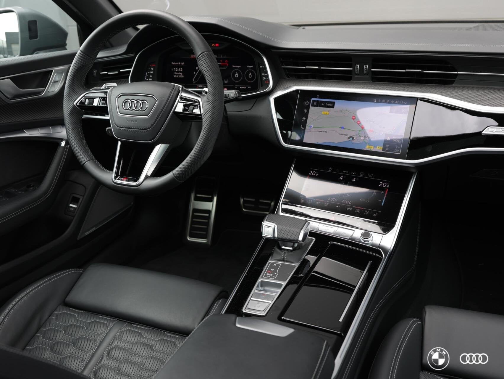 Audi RS6 PERFORMANCE / B&O ADVANCED / KERAMISCH / CARBON / S, Auto's, Audi, Automaat, Met garantie (alle), 2065 kg, Leder