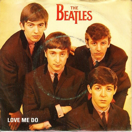 THE BEATLES - LOVE ME DO  (1982), Beschermende buitenhoes, Gebruikt, 7 inch, Ophalen of Verzenden