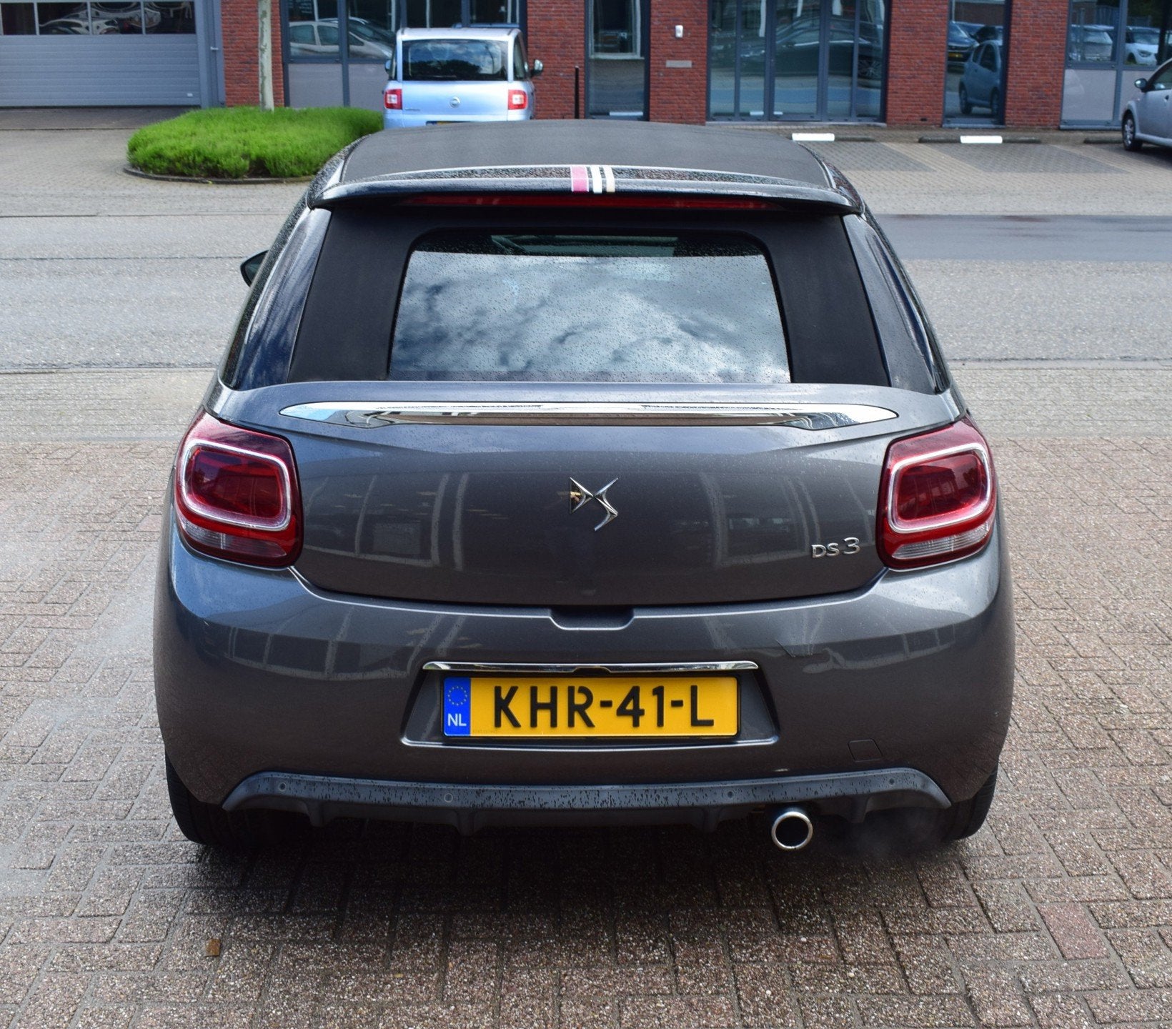 DS 3 Cabrio 1.2 PureTech So Chic DS3 Cabrio Performance Line, Auto's, Emergency brake assist, Stof, Gebruikt, 1199 cc