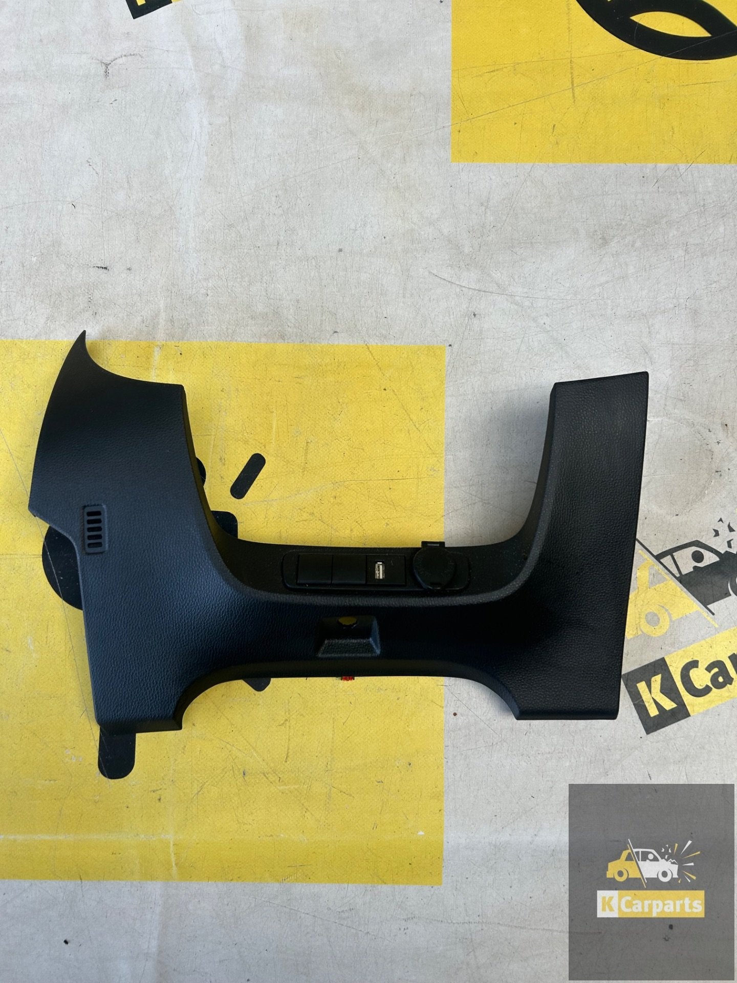 Asbak Bakjes usb lader Toyota Aygo X 554334-0H010, Info@fabrikant.eu, Fabrikantstraat 1
1000 AA  Amsterdam, NL, Ophalen of Verzenden