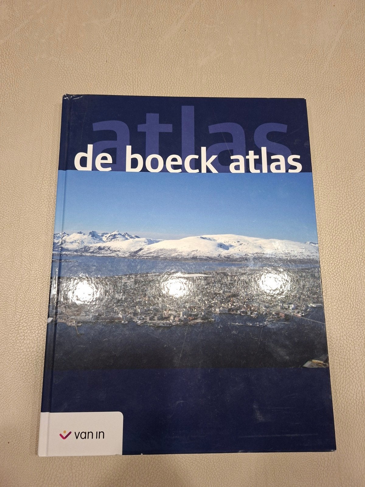 De Boeck Atlas - Wereldatlas voor school en thuis, Boeken, Overige atlassen, 2000 tot heden, Ophalen of Verzenden, Zo goed als nieuw