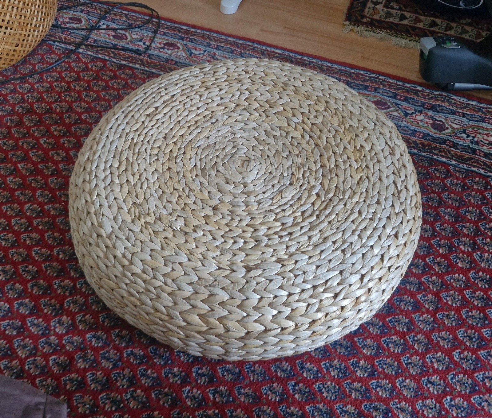 Gevlochten poef Ikea Alseda rotan/riet, Ophalen, Zo goed als nieuw, 50 tot 75 cm, 50 tot 75 cm