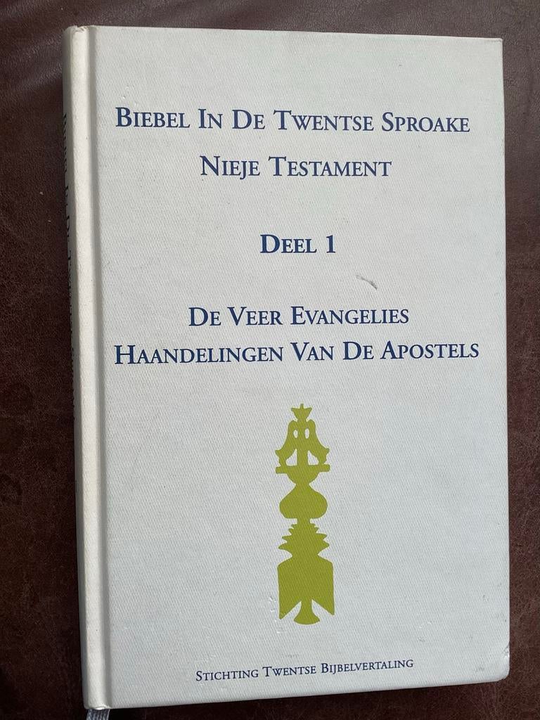Biebel in de Twentse Sproake - Nieje Testament Deel 1, Boeken, Ophalen of Verzenden, Zo goed als nieuw, Christendom | Protestants