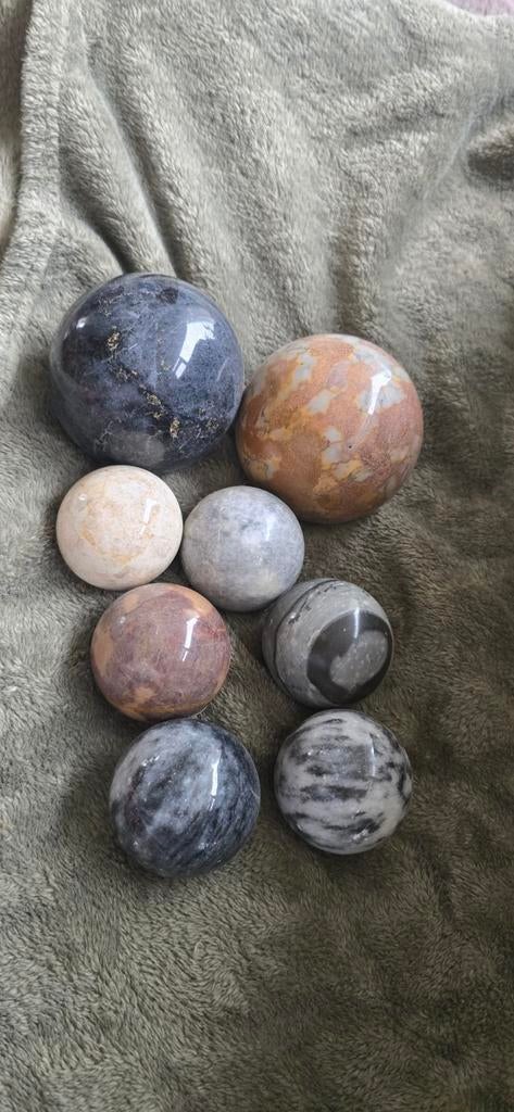 8 Mooie Natuurstenen Ballen - Decoratie of Verzameling, Ophalen of Verzenden