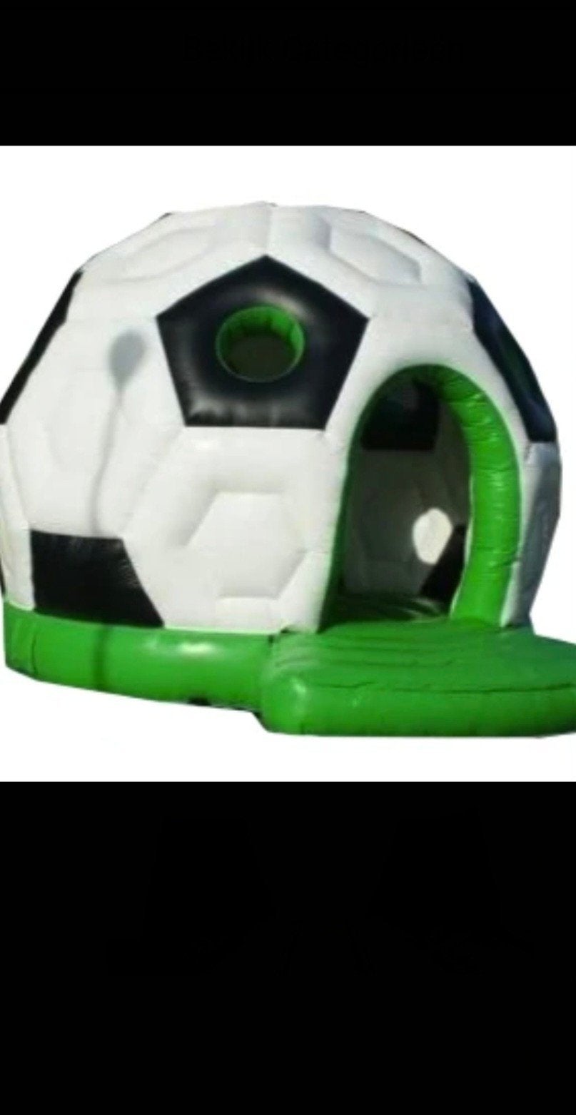 Opblaasbaar Voetbal Springkussen, inclusief blower, Ophalen of Verzenden, Gebruikt