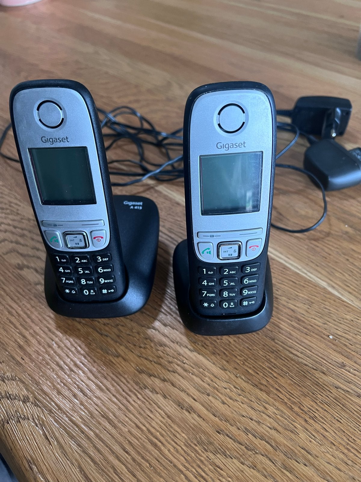 Gigaset telefoon set (2 handsets) - batterijen te vervangen, Ophalen of Verzenden, Gebruikt, 2 handsets