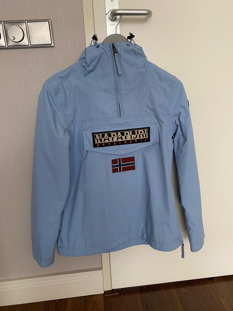 Mooie lichtblauwe Napapijri jas maat S, Ophalen of Verzenden, Zo goed als nieuw, Blauw