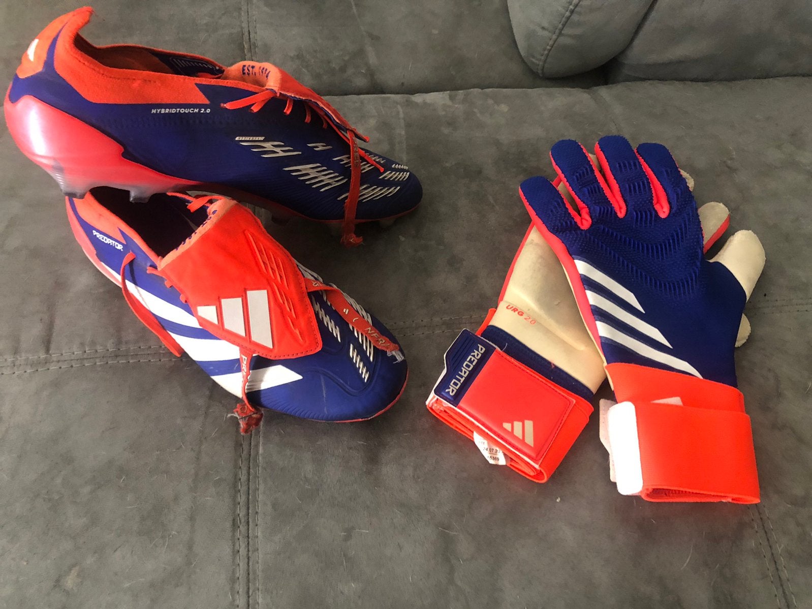 Set 1 van 2: Adidas predator Pro keepersetje mt 44 en mt 9, Sport en Fitness, Voetbal, Set, Maat L, Ophalen of Verzenden, Zo goed als nieuw