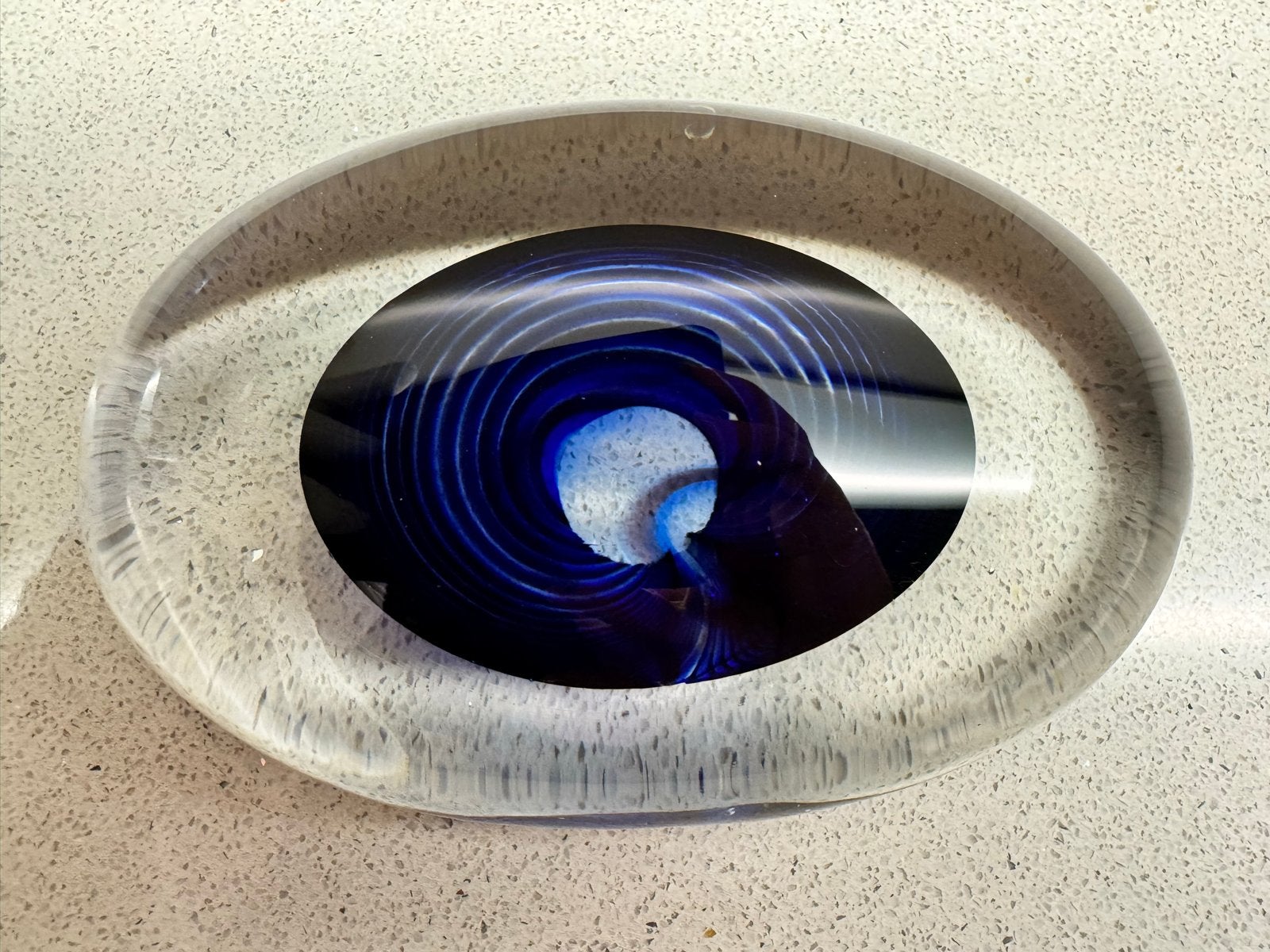 Kosta Boda Glazen Paperweight - Blauw, gesigneerd, Ophalen of Verzenden