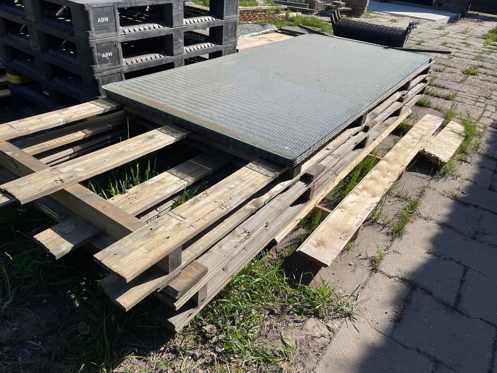 Twee grote geïmpregneerd houten pallets, Doe-het-zelf en Verbouw, Hout en Planken, Gebruikt, Overige houtsoorten, Pallet, Ophalen