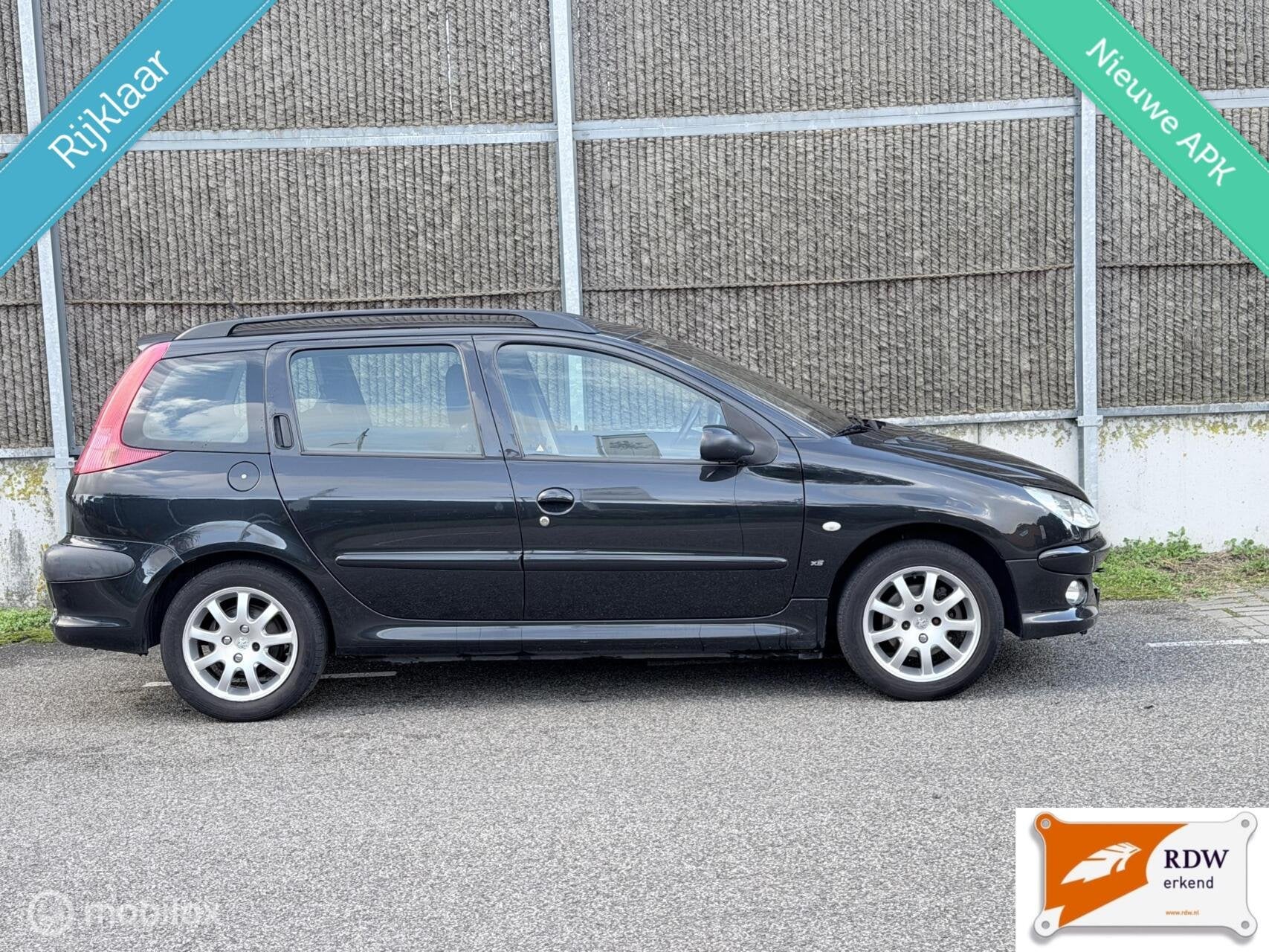 Peugeot 206 SW 1.6-16V Griffe NAP/NWE APK/AIRCO/NETTE AUTO, Voorwielaandrijving, 15 km/l, 4 cilinders, Zwart