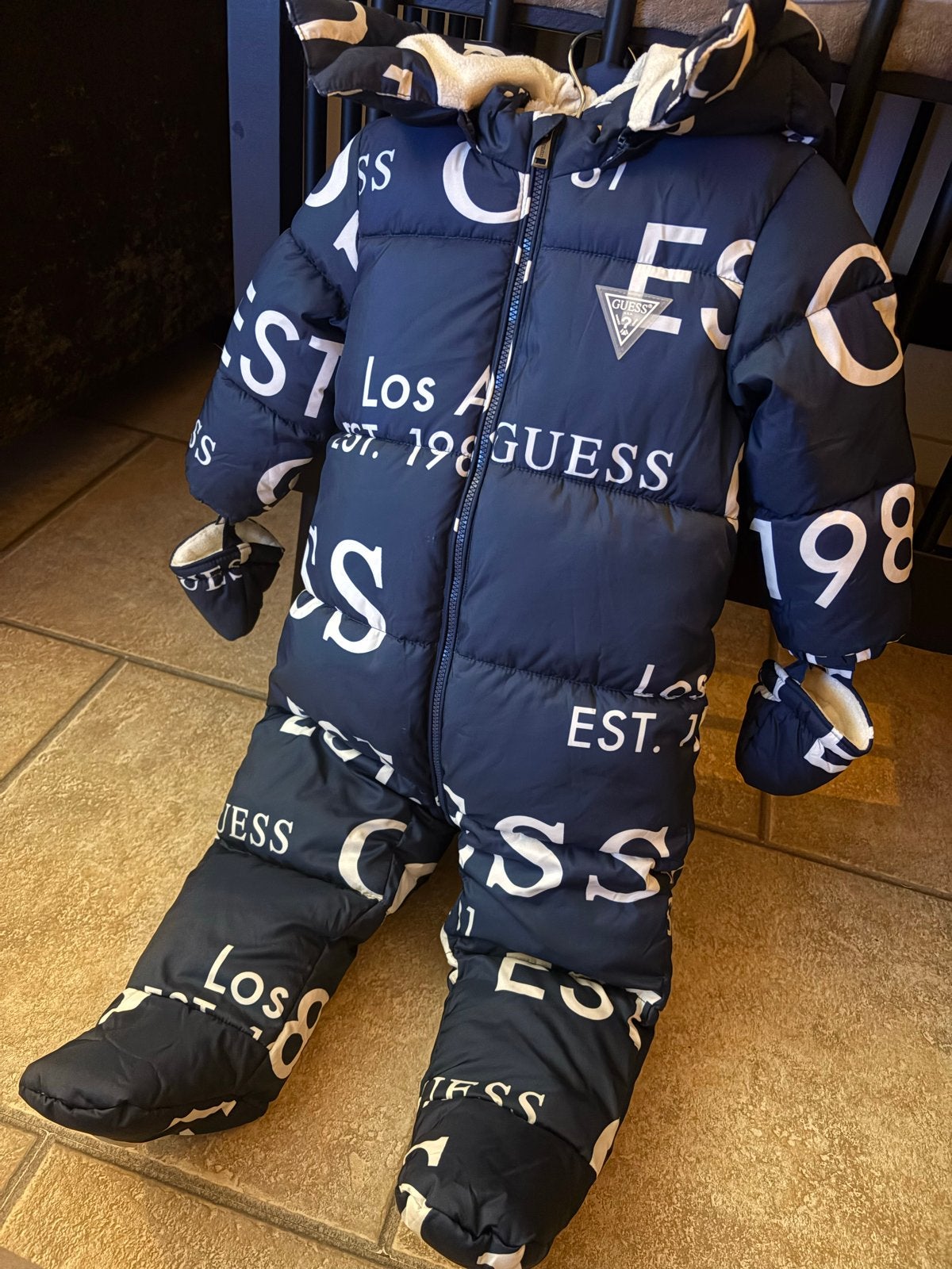 Guess Ski Pak voor Baby's - Warm en Stijlvol, Ophalen of Verzenden, Zo goed als nieuw, Jongetje of Meisje