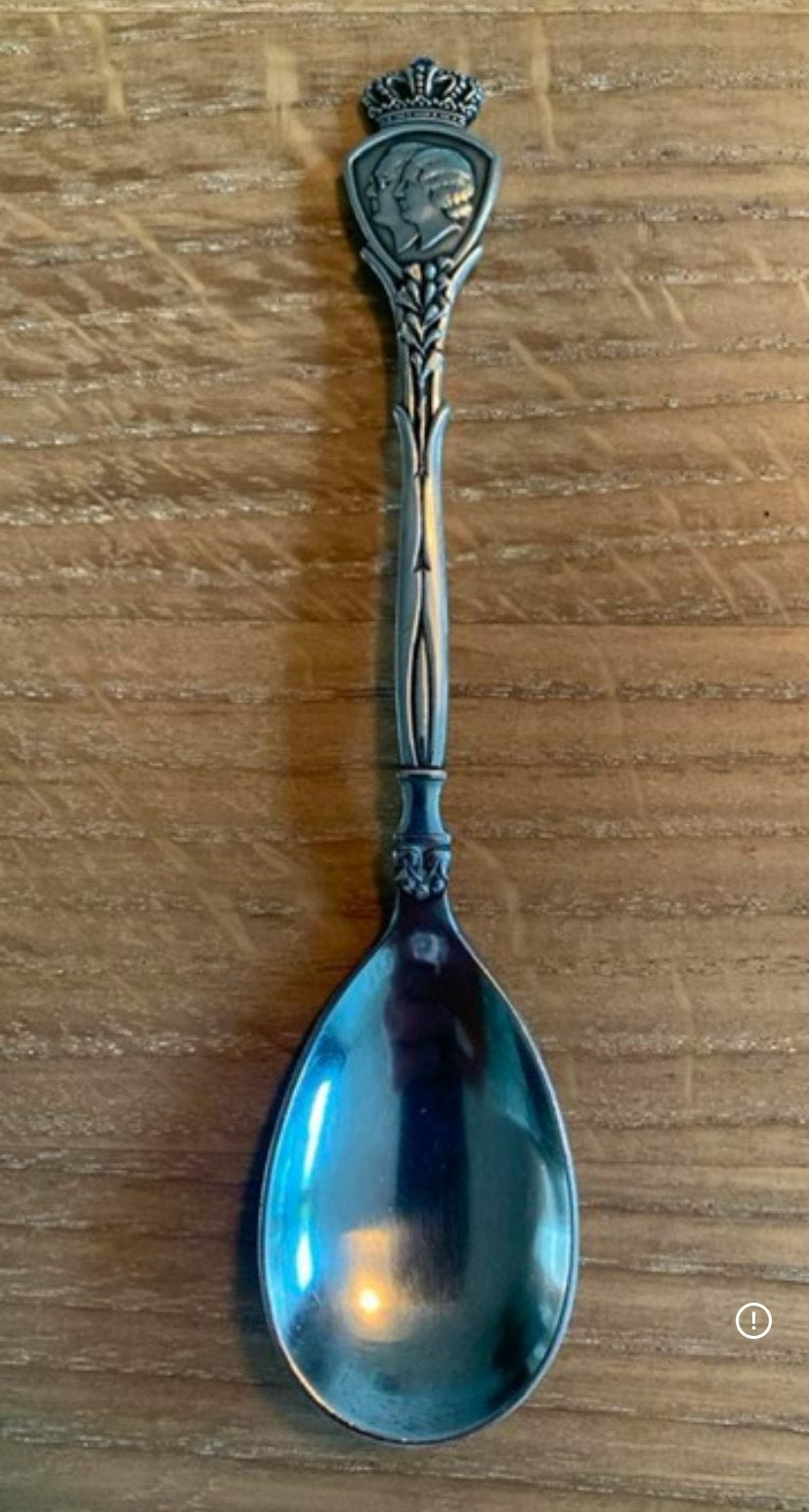 Juliana en Bernhard, 1937, Ophalen of Verzenden, Gebruikt, Speld(je) of Lepel(tje)