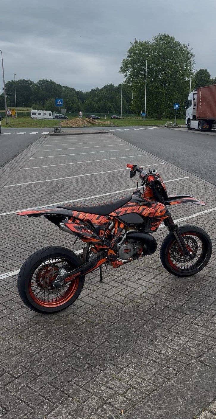 KTM EXC 300 2017 A1 Full Option (Lage Uren), Motoren, Ophalen, Zo goed als nieuw