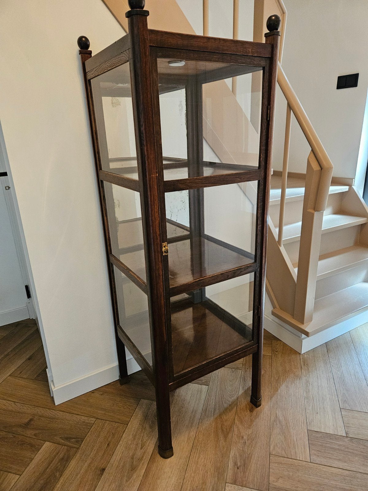 vintage houten vitrinekast met gouden details, Ophalen