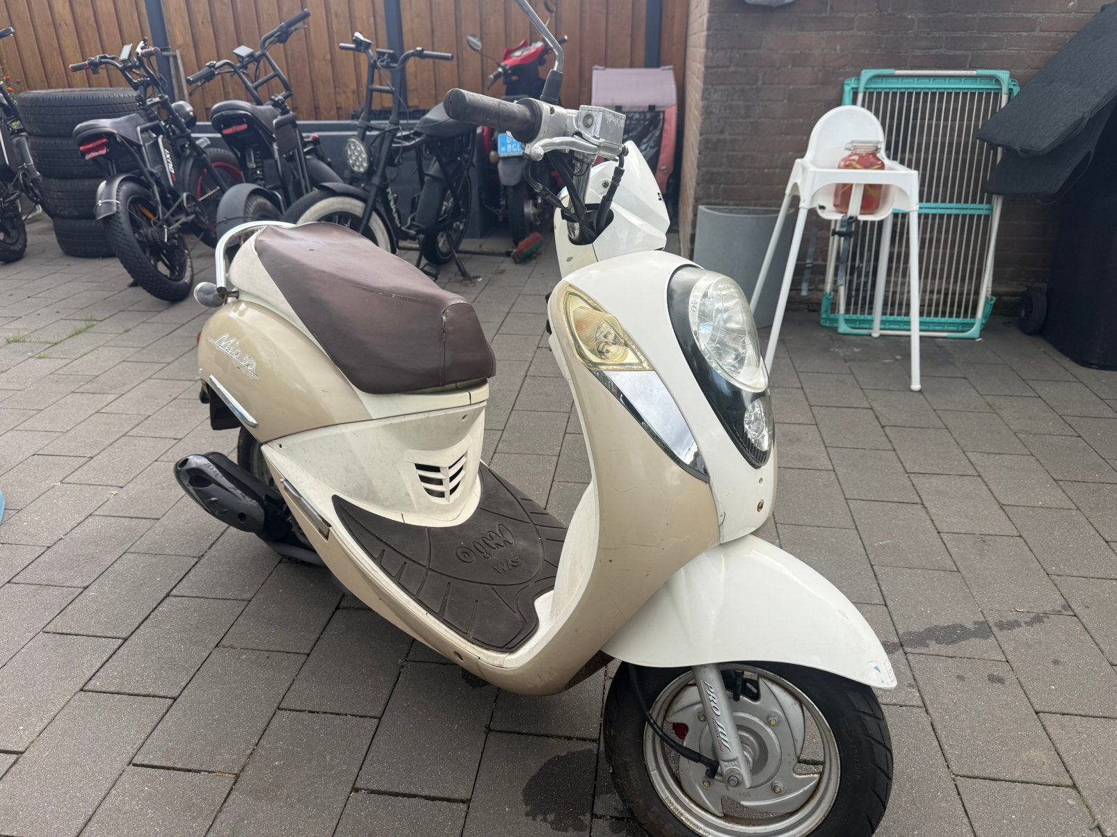 Sym mio 25km, Zo goed als nieuw, Benzine, Maximaal 25 km/u, Ophalen