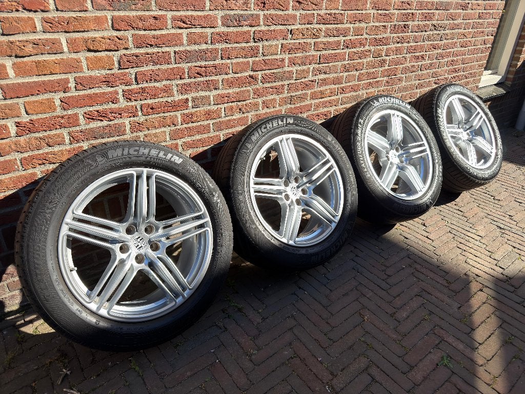 Set van 4 originele Porsche Macan velgen 19 inch, Gebruikt, Banden en Velgen, 235 mm, Terreinwagen