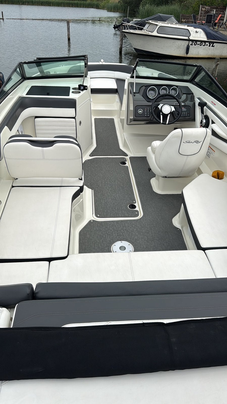 Sea Ray 210SPX 4.5 Mercuiser 250pk V6 + Kalf kantel trailer, Watersport en Boten, Speedboten, Ophalen, Gebruikt, Binnenboordmotor