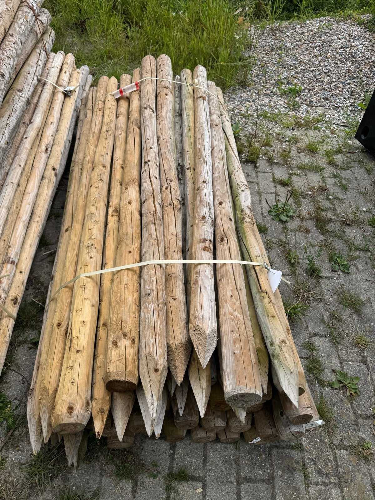 Prachtige nieuwe houten palen, 2 meter lang, 8cm breedte, Ophalen, Nieuw, 180 tot 250 cm, Palen