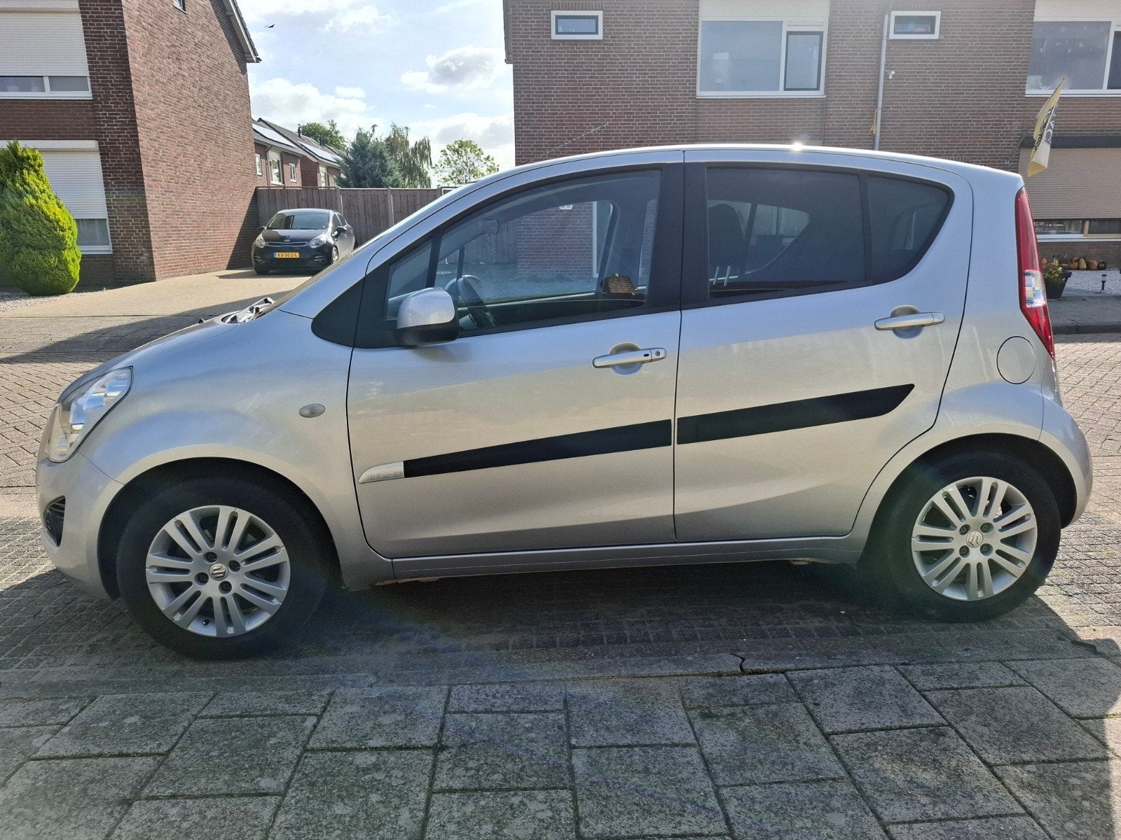 Suzuki Splash 1.0 Exclusive 2013 Grijs, Voorwielaandrijving, Stof, 31 €/maand, Origineel Nederlands