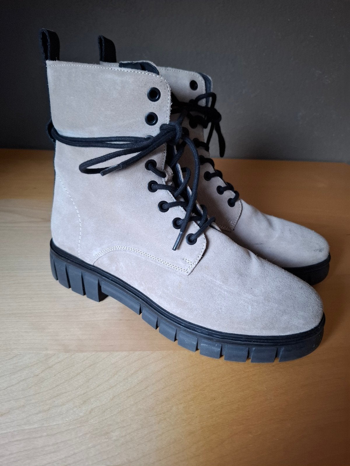 Dames boot/laarsje Maruti, Ophalen of Verzenden, Zo goed als nieuw, Beige