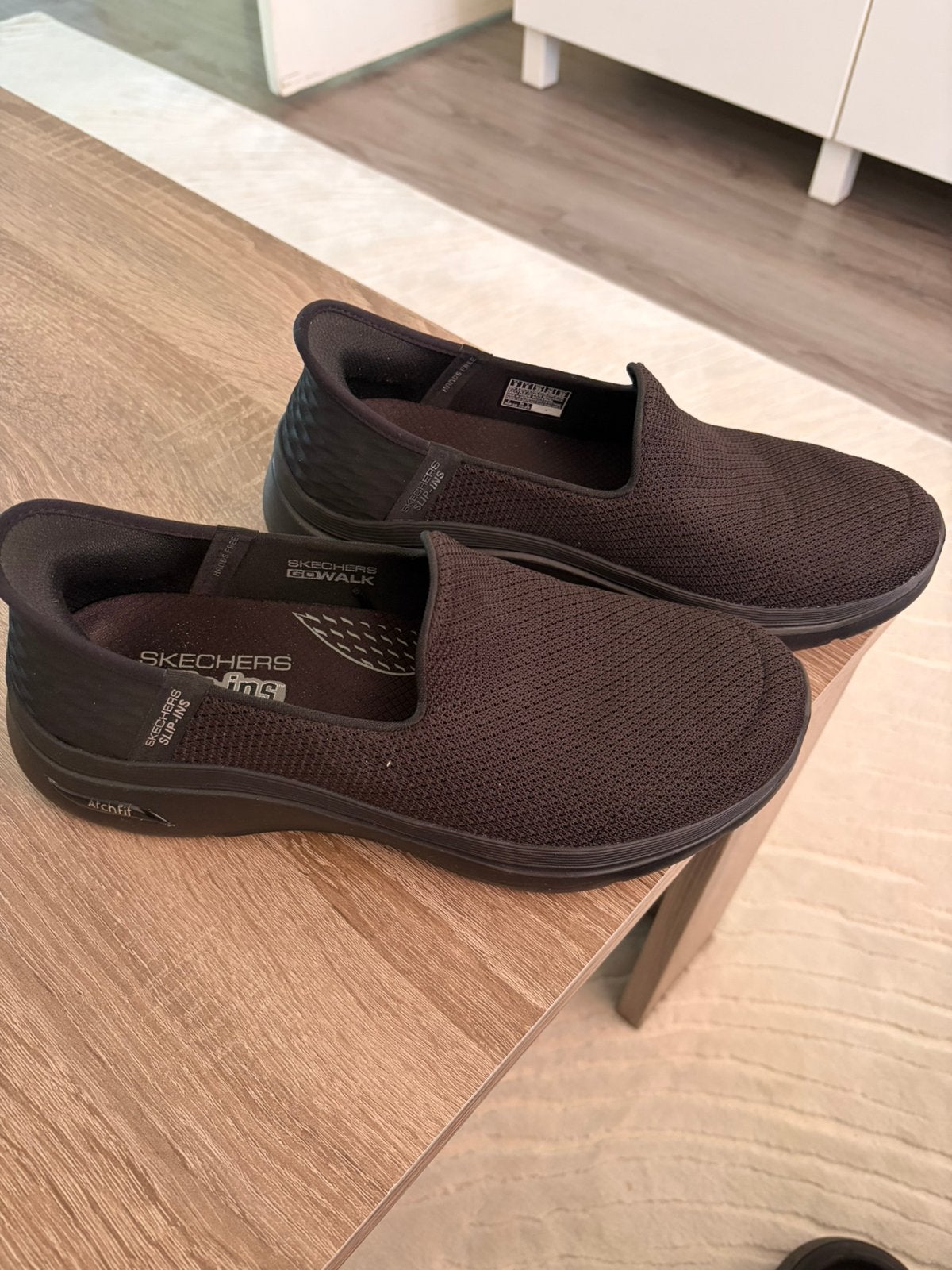 Damesschoen skecher archfit nieuw, Ophalen, Nieuw, Zwart, Sneakers of Gympen
