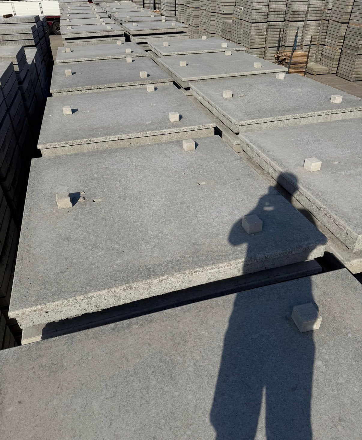 Nieuwe partij B-keus betonplaten 200x200x16dik Stelconplaten, Tuin en Terras, Overige typen, Nieuw, Ophalen of Verzenden, 10 m² of meer